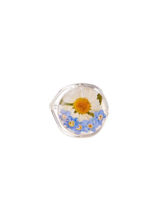 Round Ring Daisy and Forget Me Not Flower